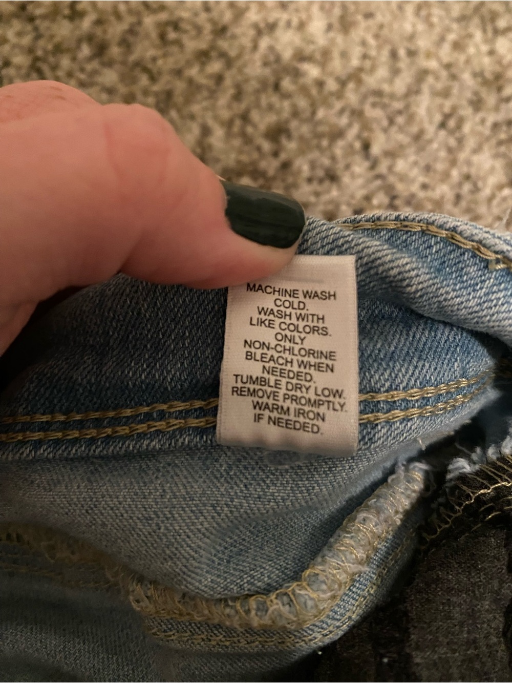 Light Wash Distressed Cropped Jeans Cato Brand Size 10 with Frayed Hem - Picture 10 of 14